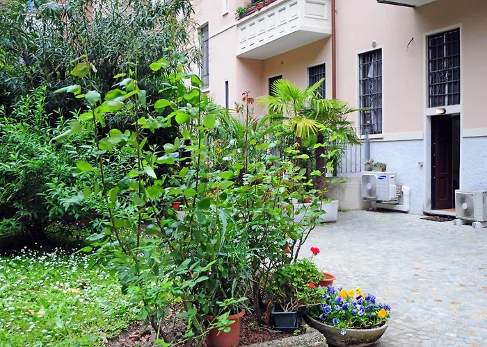 Giovio Duplex Apartment Milan