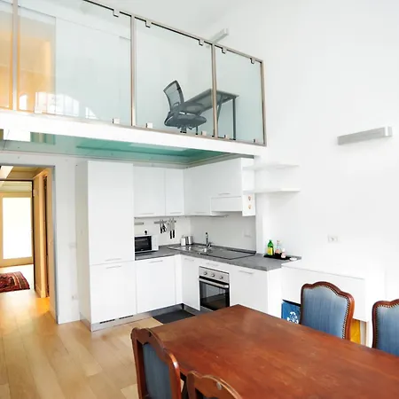 Apartment Giovio Duplex Mailand